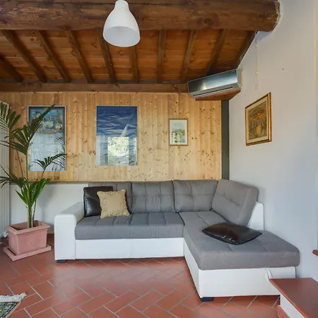 Palagetto By Mmega Vila Paterno (Florence)